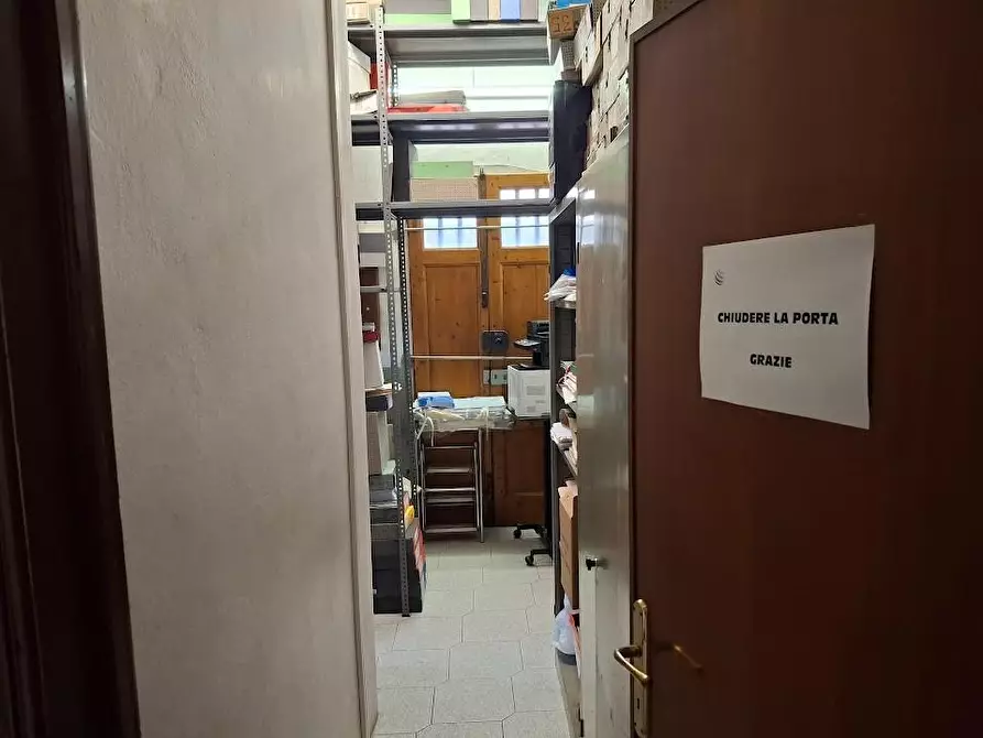 Immagine 11 di Ufficio in affitto  a Pisa