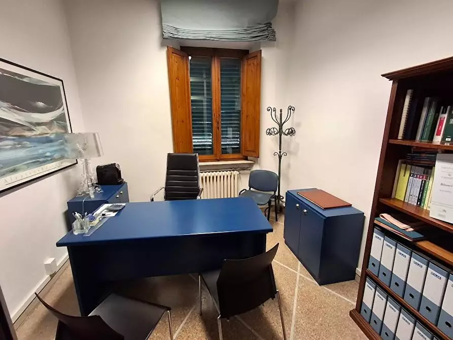 Immagine 5 di Ufficio in affitto  a Pisa