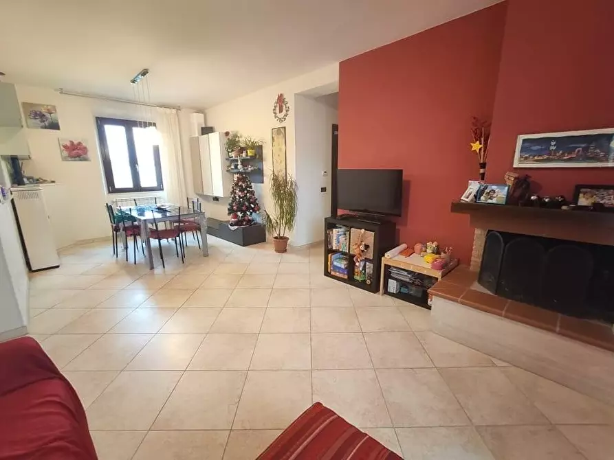 Immagine 5 di Appartamento in vendita  a Siena