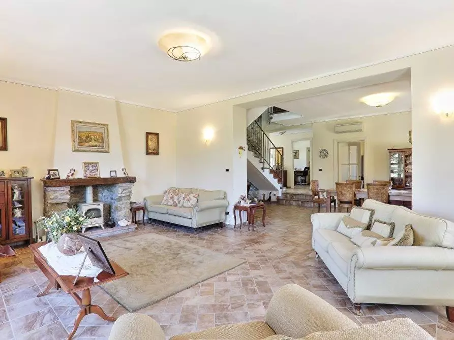 Immagine 12 di Villa in vendita  a Campiglia Marittima