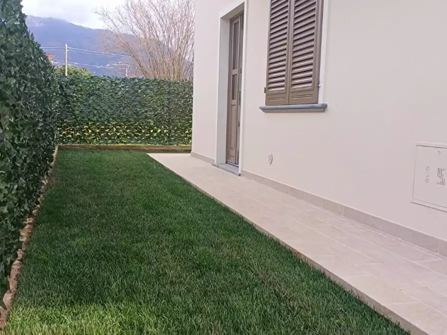 Immagine 25 di Casa indipendente in vendita  a Massa