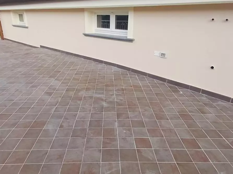 Immagine 24 di Casa indipendente in vendita  a Massa