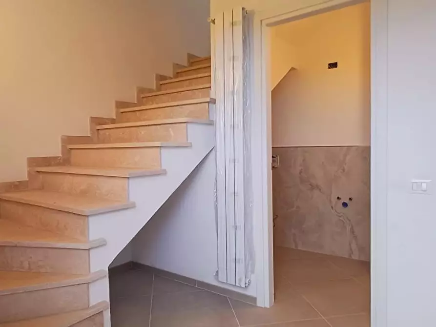 Immagine 19 di Casa indipendente in vendita  a Massa