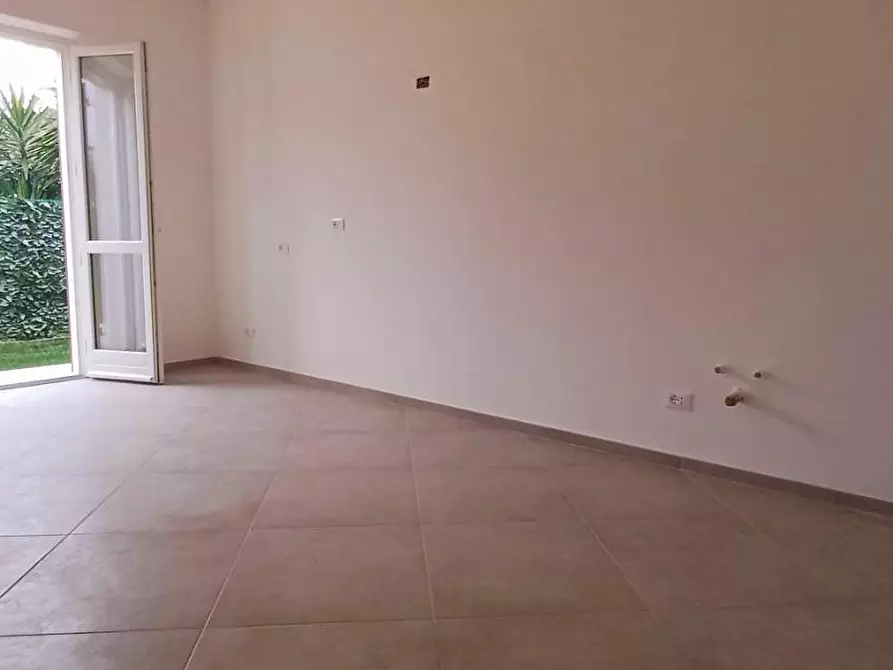 Immagine 8 di Casa indipendente in vendita  a Massa