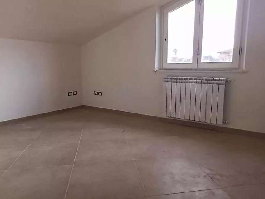 Immagine 21 di Casa indipendente in vendita  a Massa