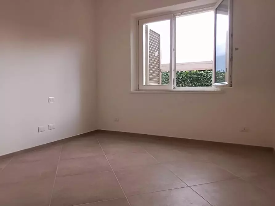 Immagine 28 di Casa indipendente in vendita  a Massa