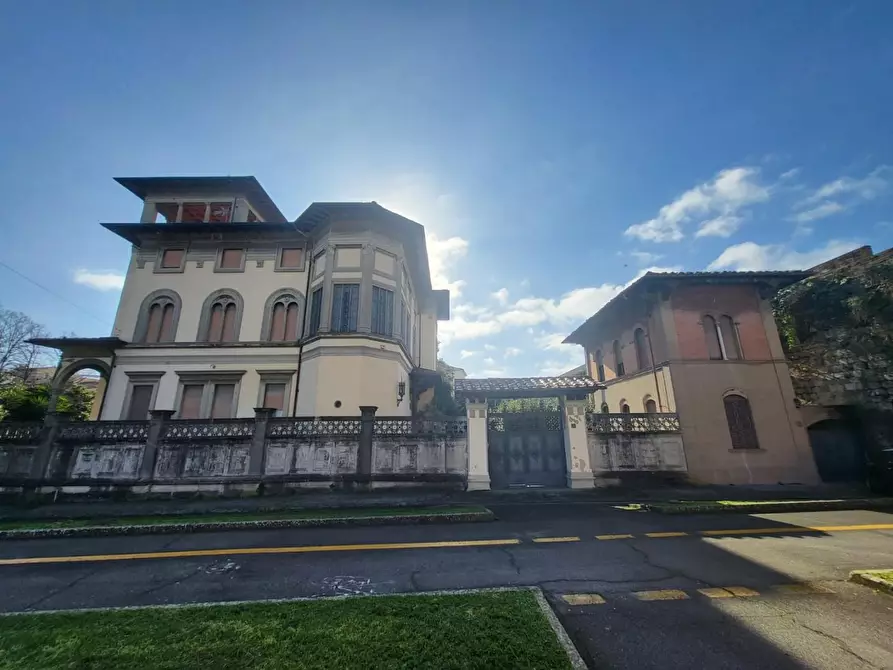 Immagine 16 di Villa in vendita  a Pisa