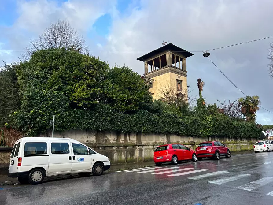 Immagine 45 di Villa in vendita  a Pisa