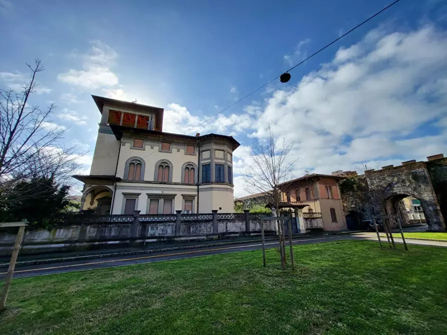 Immagine 14 di Villa in vendita  a Pisa