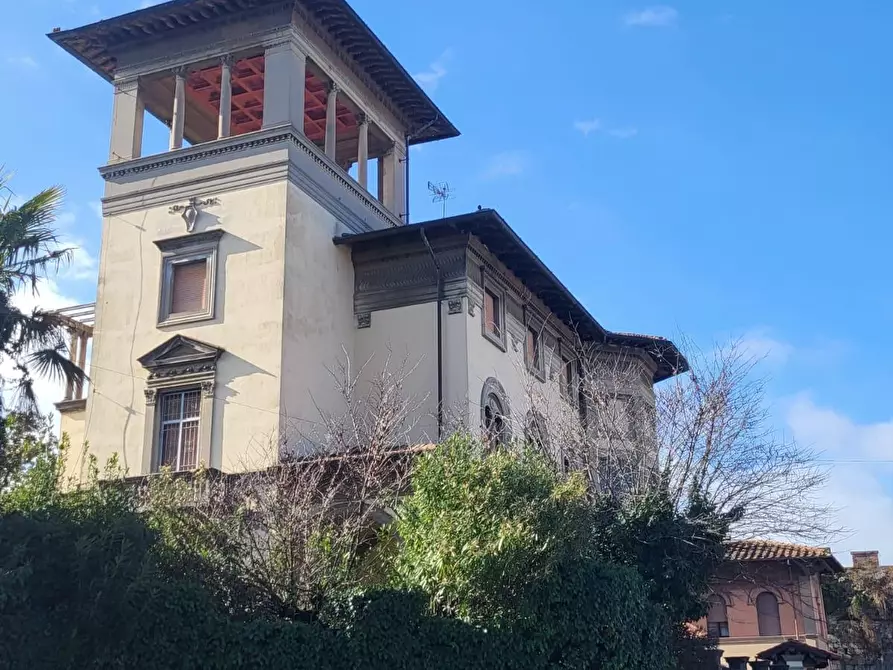 Immagine 18 di Villa in vendita  a Pisa