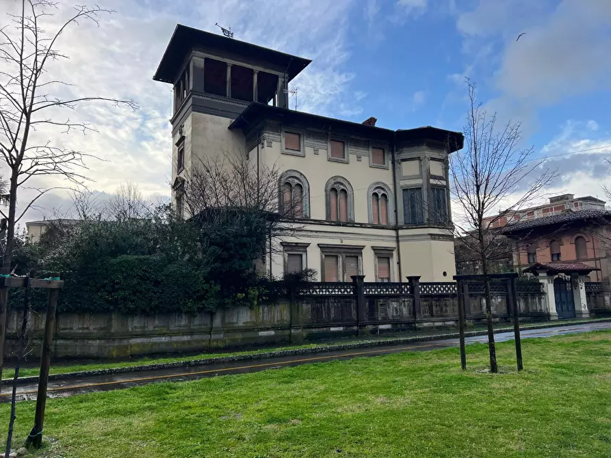 Immagine 53 di Villa in vendita  a Pisa