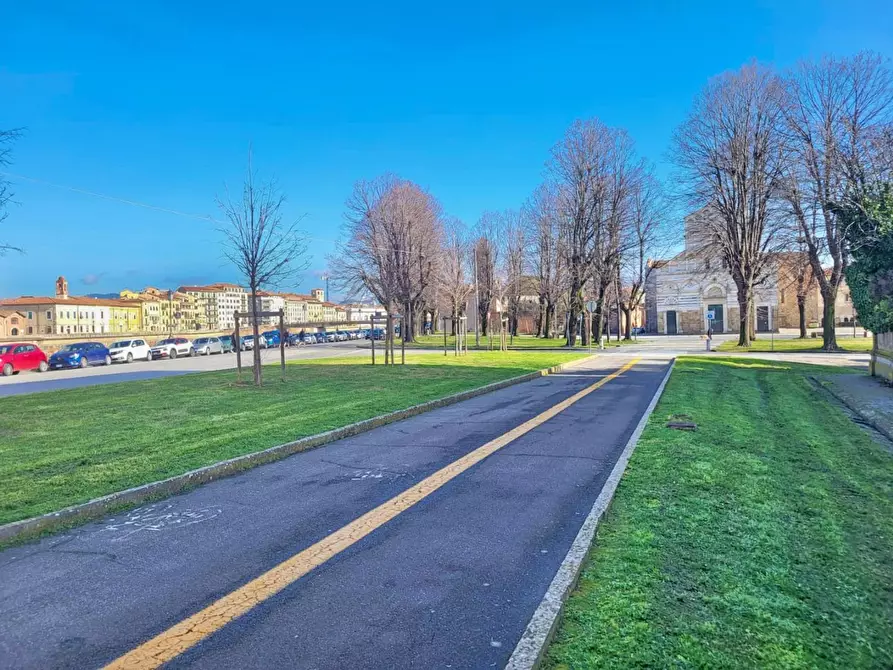 Immagine 10 di Villa in vendita  a Pisa