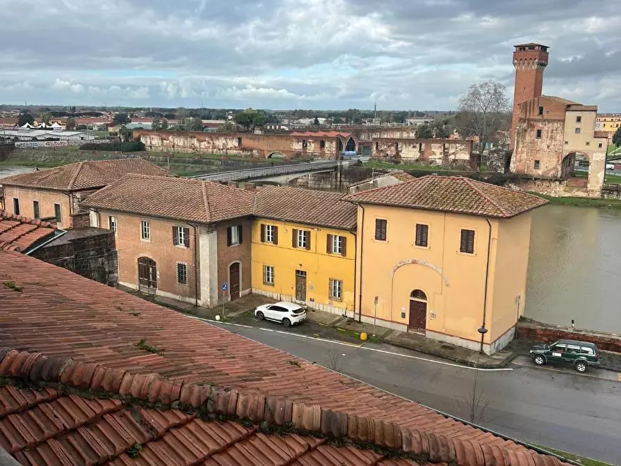 Immagine 25 di Villa in vendita  a Pisa