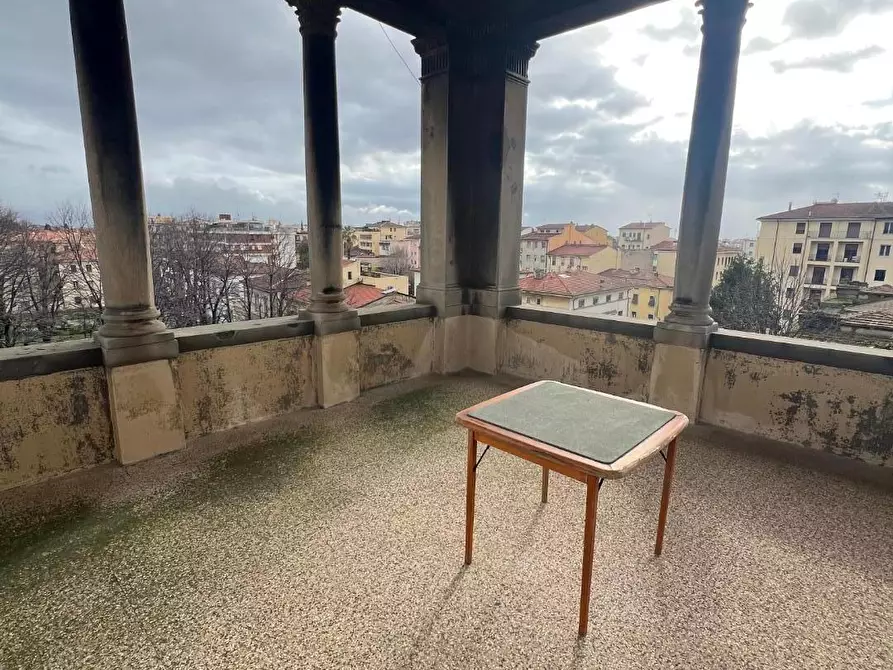 Immagine 27 di Villa in vendita  a Pisa