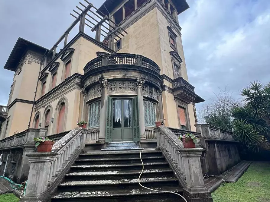 Immagine 41 di Villa in vendita  a Pisa
