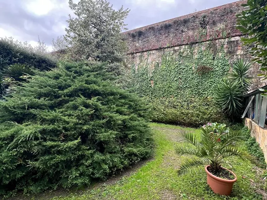 Immagine 43 di Villa in vendita  a Pisa