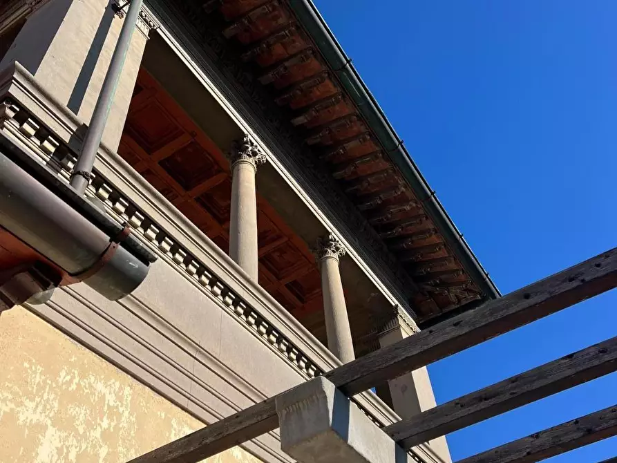 Immagine 8 di Villa in vendita  a Pisa