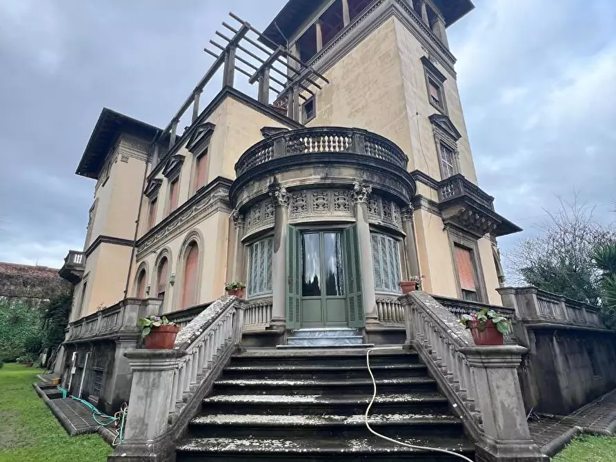 Immagine 40 di Villa in vendita  a Pisa