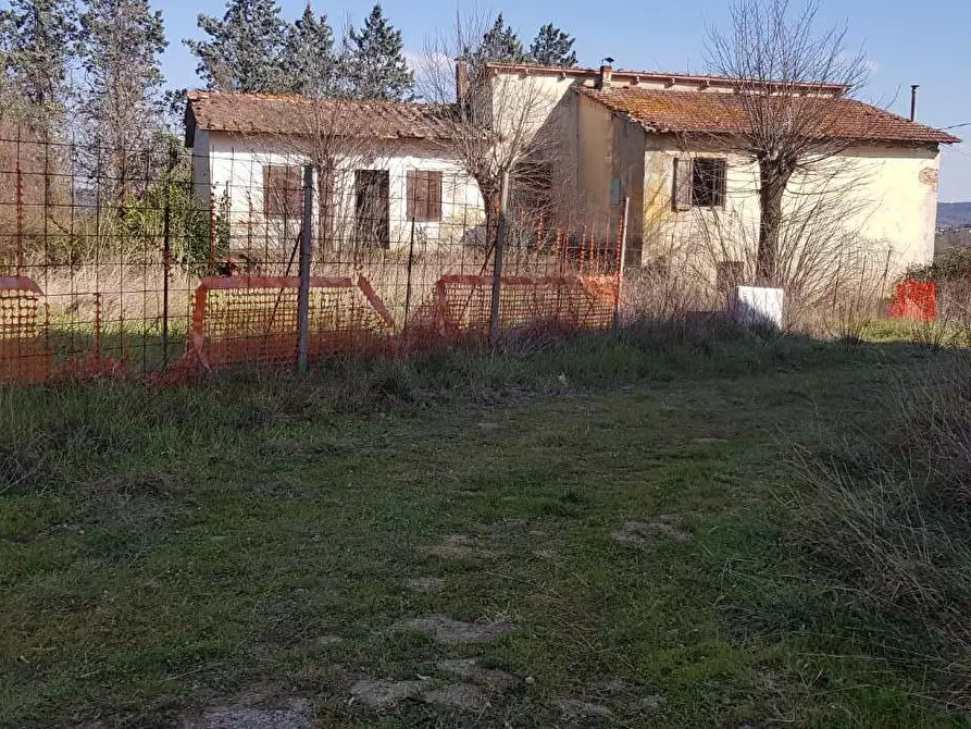 Immagine 8 di Casa colonica in vendita  a Bucine