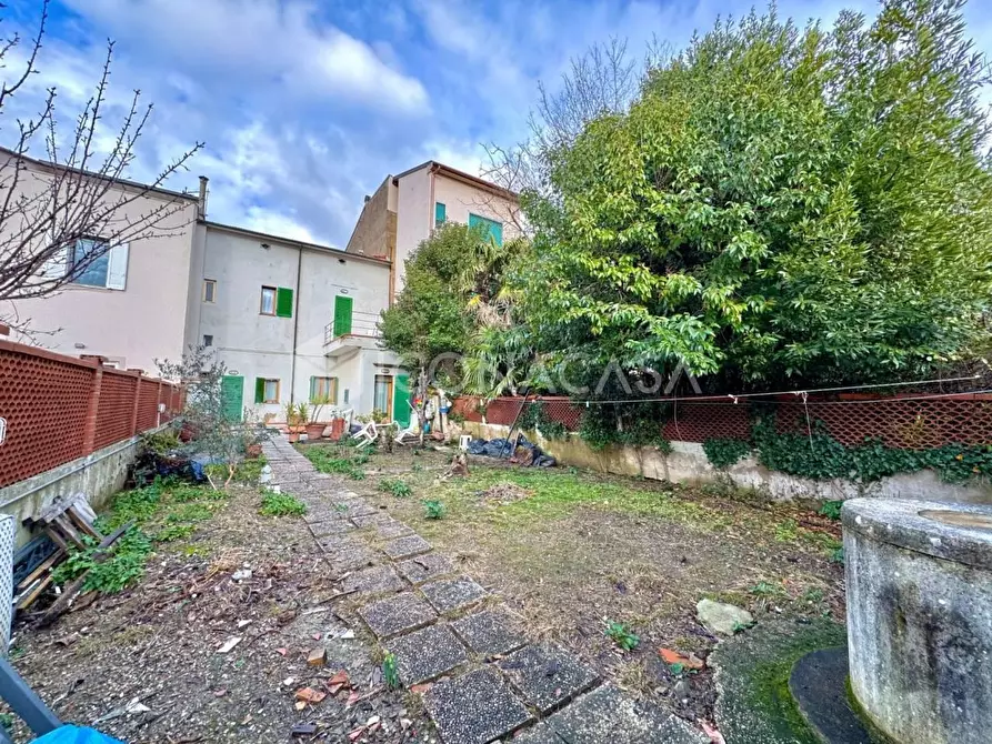 Immagine 22 di Villetta a schiera in vendita  a Pontedera