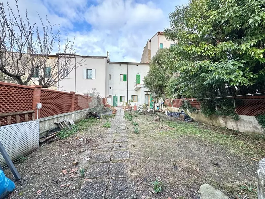 Immagine 23 di Villetta a schiera in vendita  a Pontedera