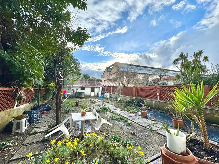 Immagine 21 di Villetta a schiera in vendita  a Pontedera