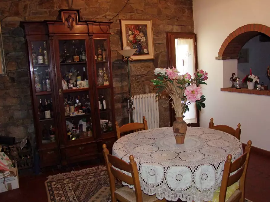 Immagine 8 di Casa colonica in vendita  a Rufina