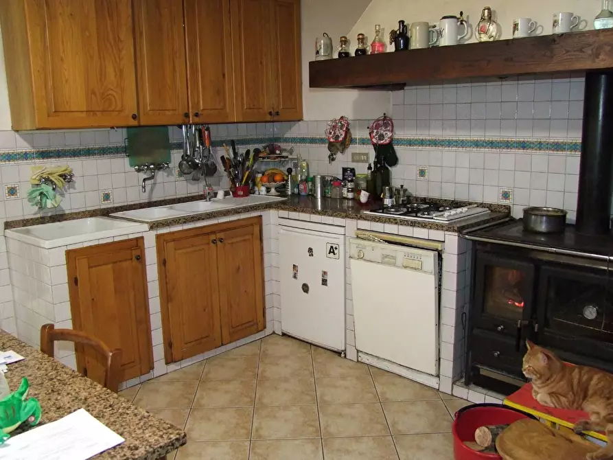 Immagine 11 di Casa colonica in vendita  a Rufina