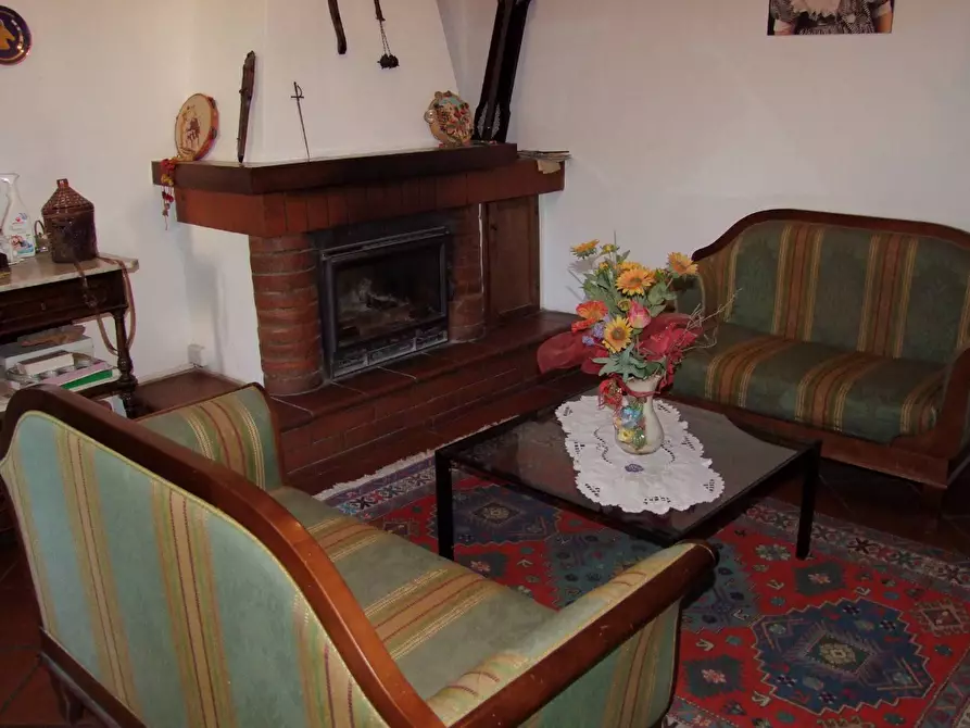 Immagine 12 di Casa colonica in vendita  a Rufina