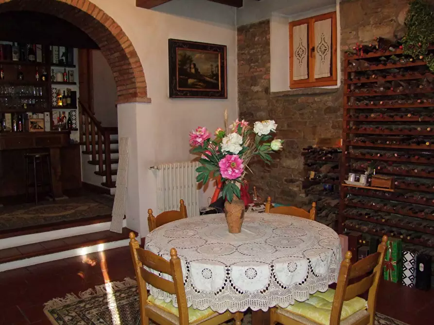Immagine 9 di Casa colonica in vendita  a Rufina