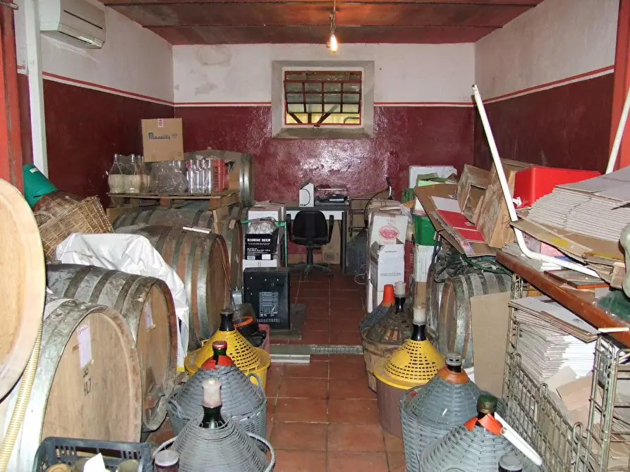 Immagine 26 di Casa colonica in vendita  a Rufina