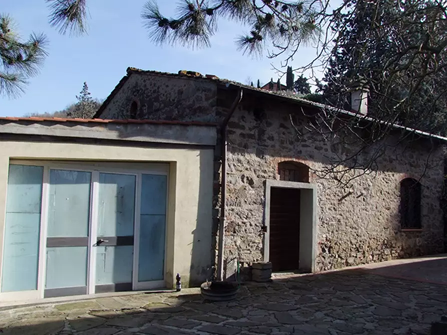 Immagine 2 di Casa colonica in vendita  a Rufina