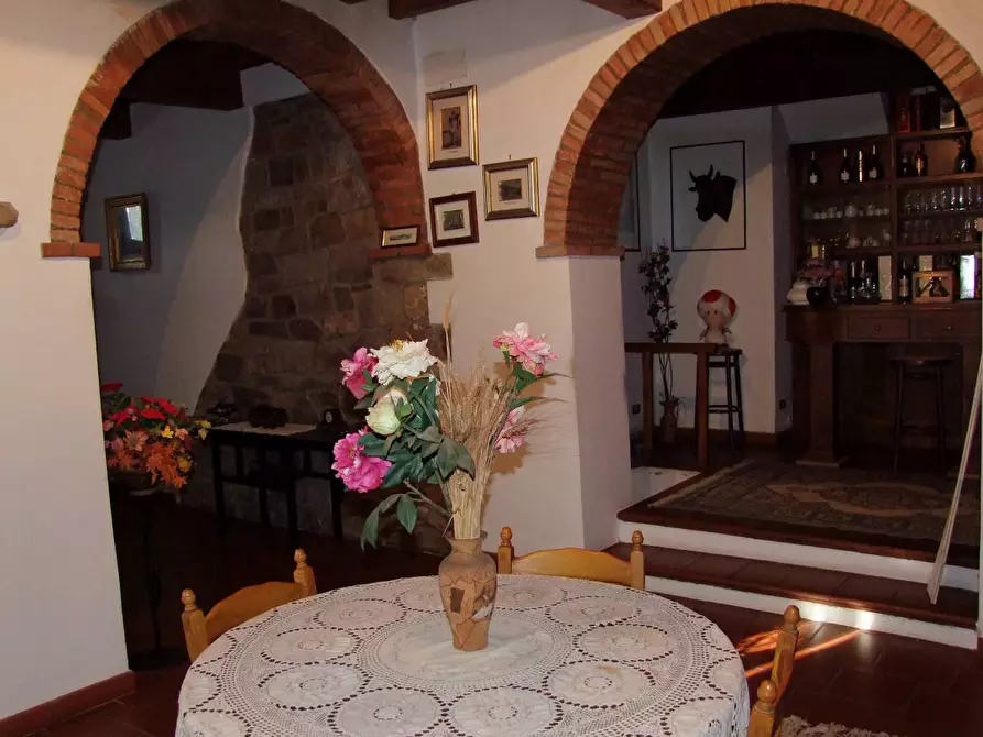 Immagine 7 di Casa colonica in vendita  a Rufina