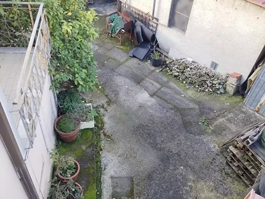 Immagine 5 di Appartamento in vendita  a Massa