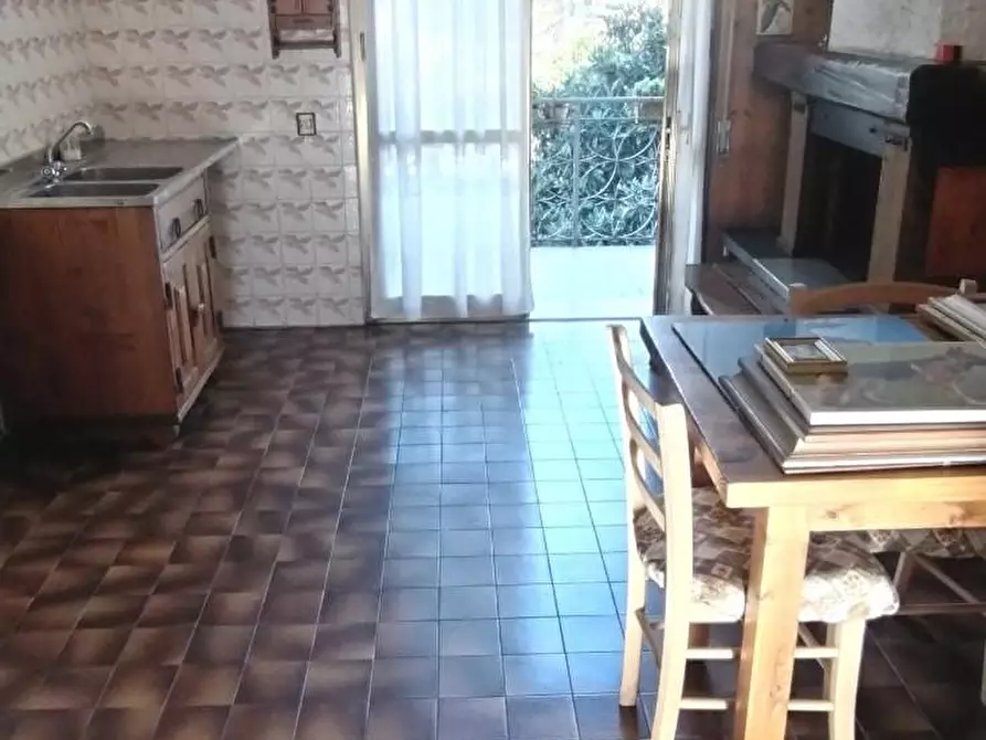 Immagine 11 di Appartamento in vendita  a Massa