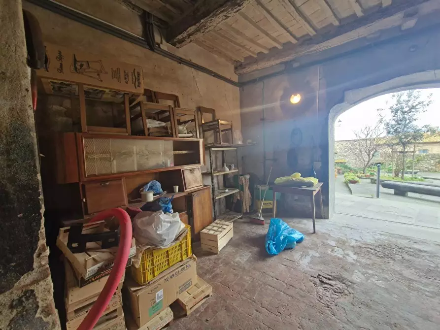 Immagine 12 di Appartamento in vendita  a Suvereto