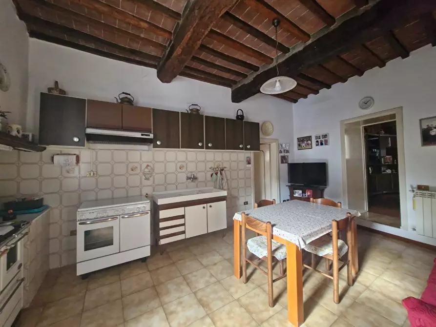 Immagine 2 di Appartamento in vendita  a Suvereto