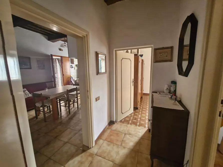 Immagine 9 di Appartamento in vendita  a Suvereto