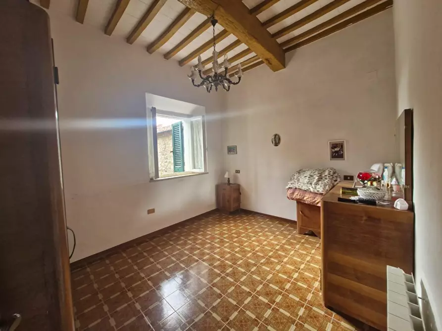 Immagine 10 di Appartamento in vendita  a Suvereto