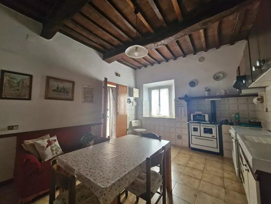 Immagine 3 di Appartamento in vendita  a Suvereto