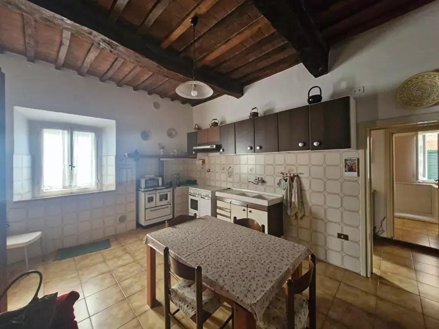 Immagine 4 di Appartamento in vendita  a Suvereto