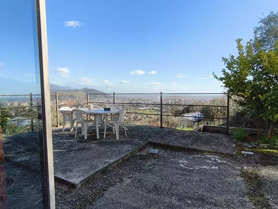 Immagine 2 di Casa indipendente in vendita  a Carrara