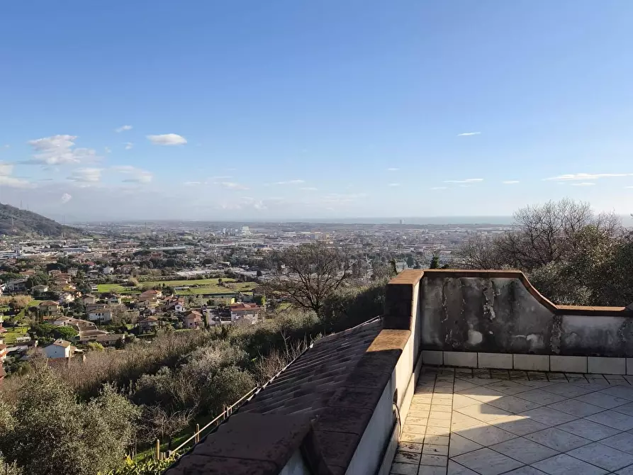 Immagine 19 di Casa indipendente in vendita  a Carrara