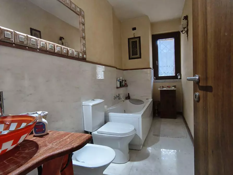 Immagine 10 di Casa indipendente in vendita  a Carrara