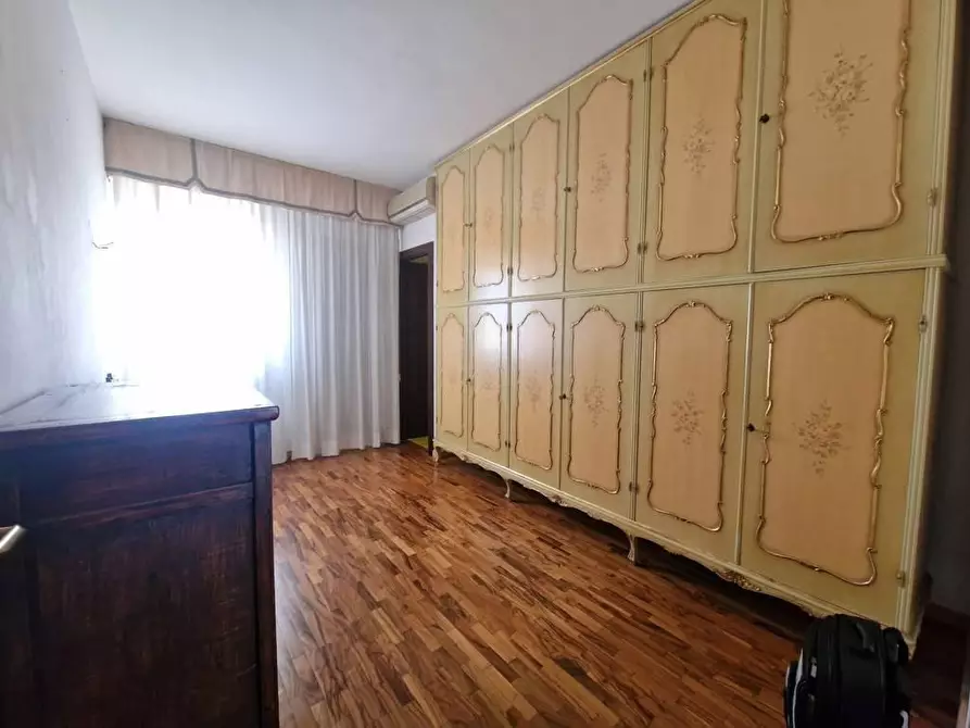 Immagine 16 di Mansarda in vendita  a Carrara