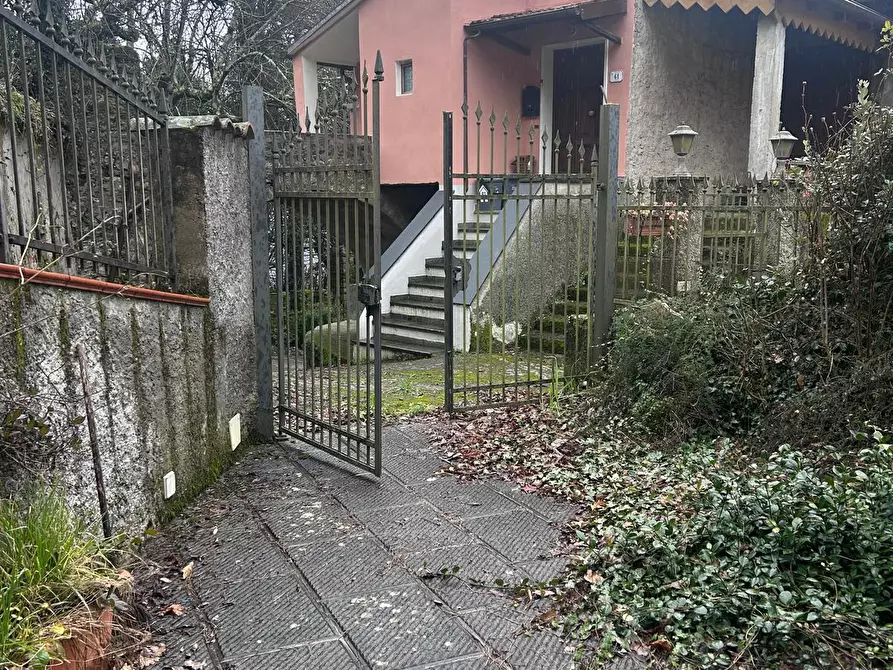 Immagine 9 di Casa semindipendente in vendita  a Podenzana