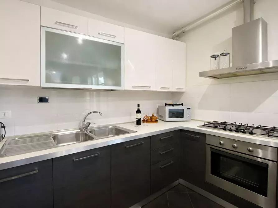 Immagine 4 di Appartamento in vendita  a Lucca