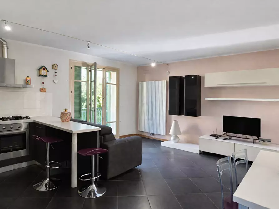 Immagine 5 di Appartamento in vendita  a Lucca