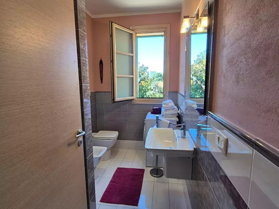 Immagine 7 di Appartamento in vendita  a Lucca