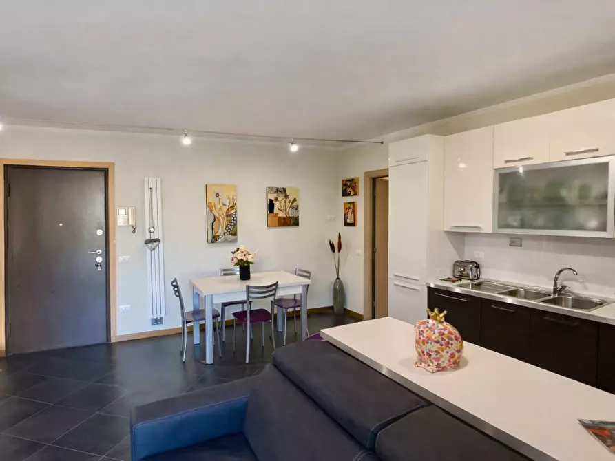 Immagine 3 di Appartamento in vendita  a Lucca